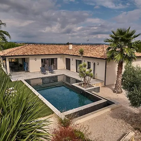 Contemporaine Avec Piscine A Debordement Dans Un Domaine Viticole Villa *